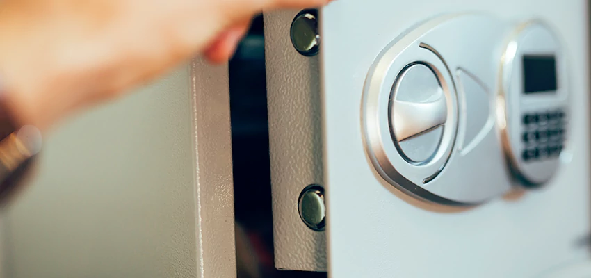 Fingerprint Safe Openers in Davis, CA